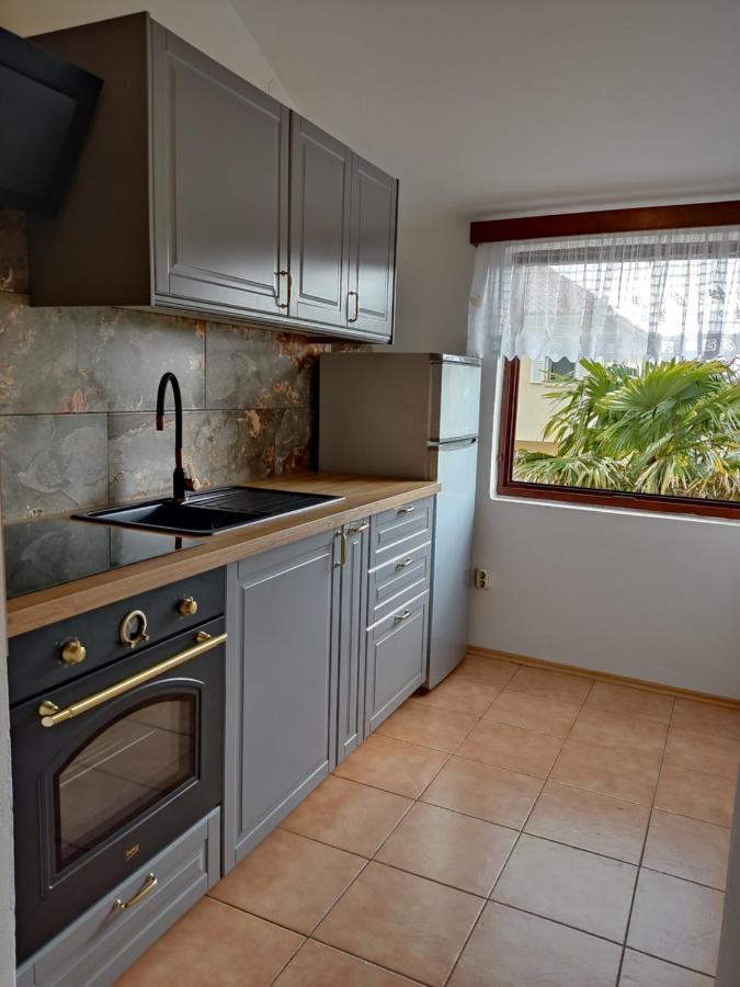 Apartman Car Vir Exteriér fotografie