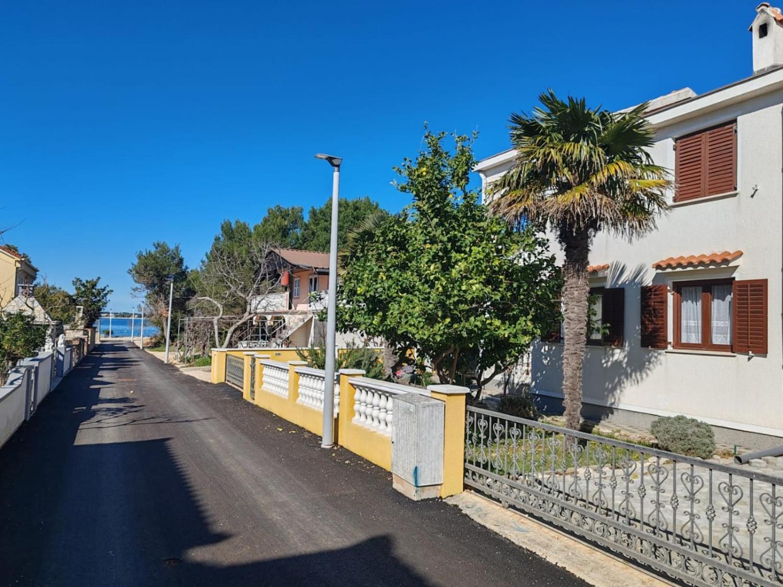 Apartman Car Vir Exteriér fotografie